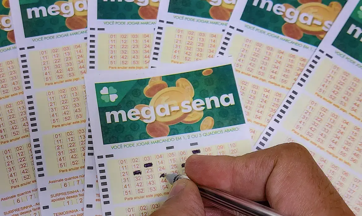 Mega-Sena acumula em R$ 305 milhões e tem nova chance nesta terça
