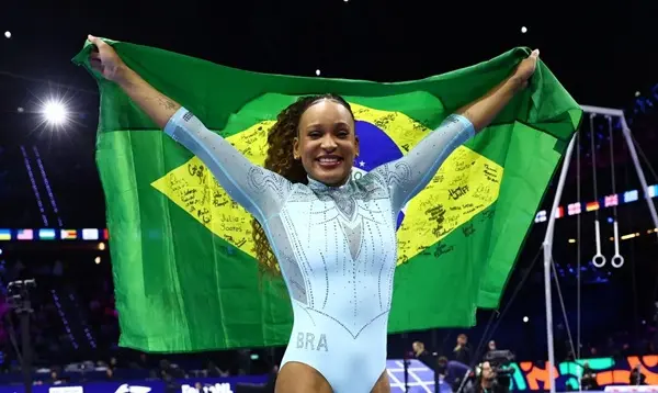 Panorama: Esporte Rebeca Andrade conquista tricampeonato mundial no salto
