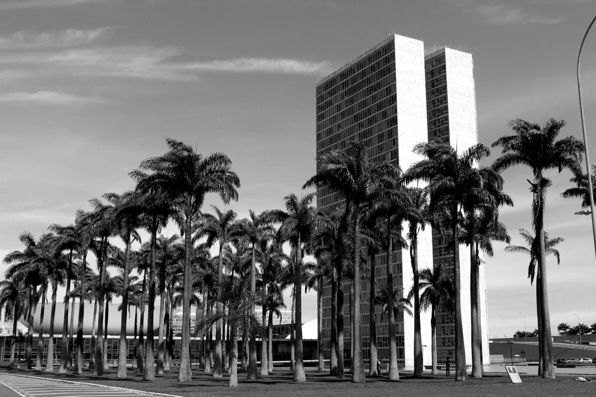 Senado agenda promulgação de PECs da jornada 6x1 e da saúde