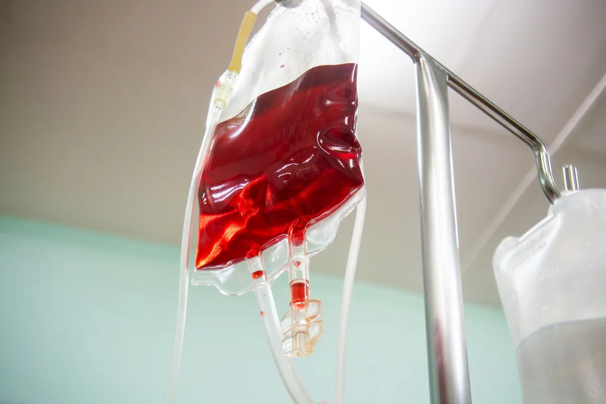 Transporte urgente de sangue raro cruza o país para salvar paciente